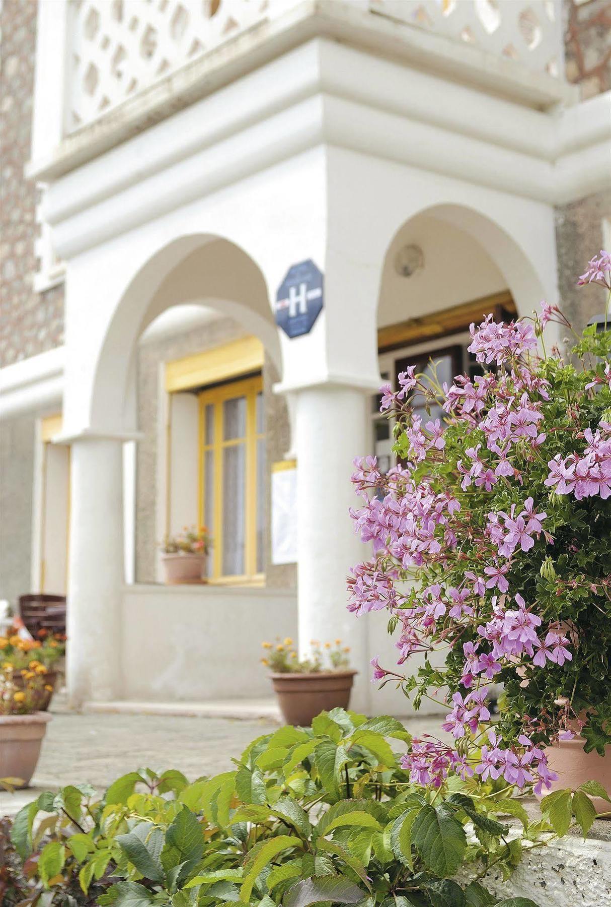 Hotel Lac Et Foret Saint-Andre-les-Alpes Exterior photo