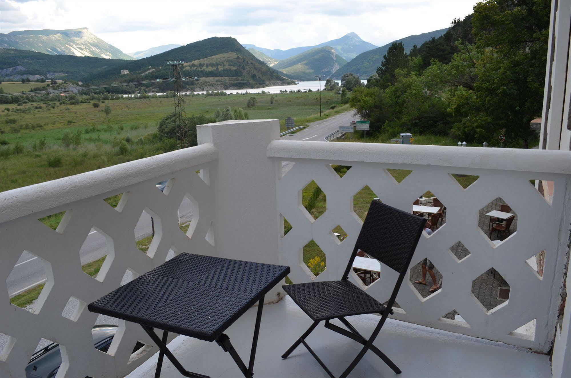 Hotel Lac Et Foret Saint-Andre-les-Alpes Exterior photo